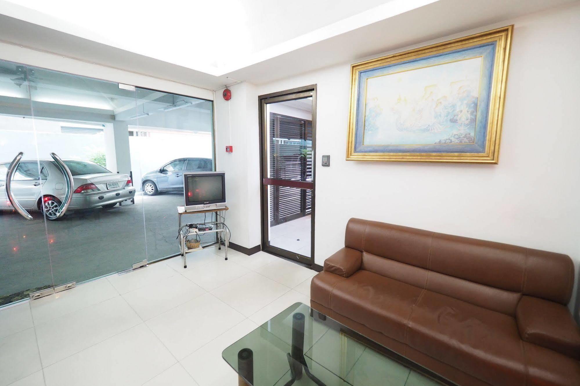 Living Naraa Place Bangkok Exterior photo